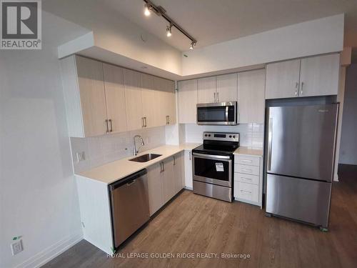 521 - 591 Sheppard Avenue E, Toronto (Bayview Village), ON - Indoor Photo Showing Kitchen With Stainless Steel Kitchen