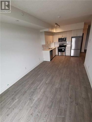 521 - 591 Sheppard Avenue E, Toronto (Bayview Village), ON - Indoor Photo Showing Kitchen