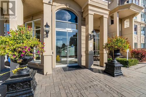 204 - 8 Maison Parc Court, Vaughan, ON - Outdoor