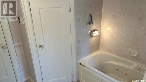 108 Connaught Crescent, Regina, SK - Indoor Photo Showing Bathroom