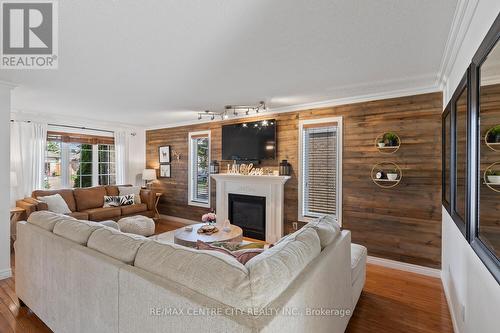 56 Mapleridge Crescent, Thames Centre (Dorchester), ON - Indoor Photo Showing Living Room With Fireplace