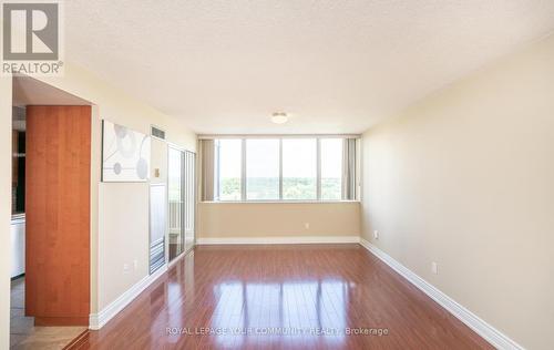 1009 - 10 Markbrook Lane, Toronto, ON - Indoor Photo Showing Other Room