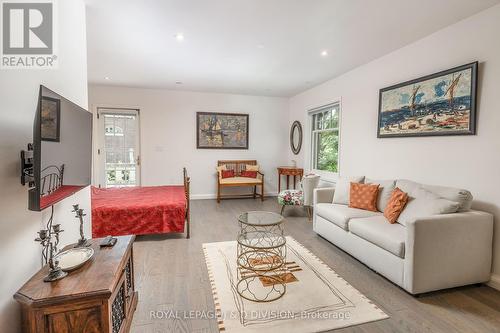 188 Glencairn Avenue, Toronto, ON - Indoor Photo Showing Living Room