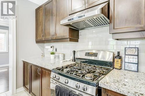 54 Butterwood Lane, Whitchurch-Stouffville (Stouffville), ON - Indoor Photo Showing Kitchen