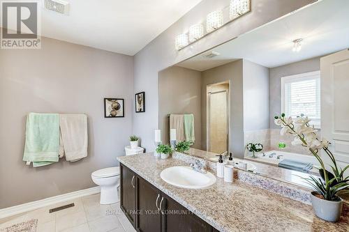 54 Butterwood Lane, Whitchurch-Stouffville (Stouffville), ON - Indoor Photo Showing Bathroom