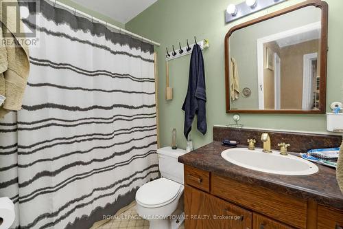 90 Trafalgar Road, Erin (Hillsburgh), ON - Indoor Photo Showing Bathroom