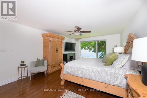 132 Gilwood Park Drive N, Penetanguishene, ON - Indoor Photo Showing Bedroom