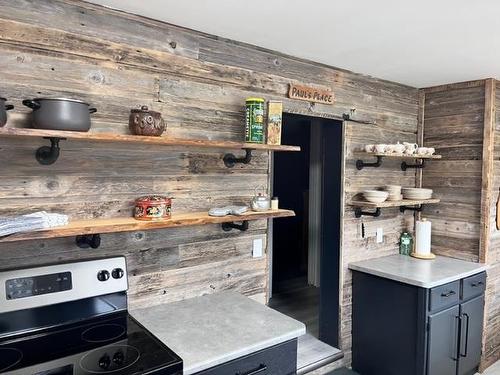 167 & 170 Road 5 North, Shuniah, ON - Indoor Photo Showing Kitchen