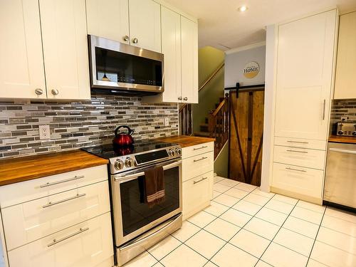 446 Oriole Way, Barriere, BC - Indoor Photo Showing Kitchen