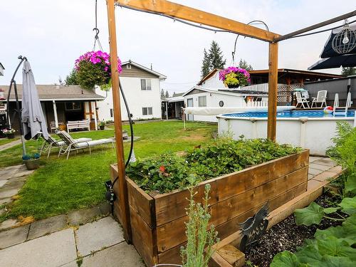 446 Oriole Way, Barriere, BC - Outdoor With Above Ground Pool