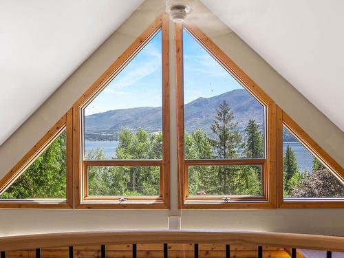 2943 Hopwood Road, North Shuswap, BC 