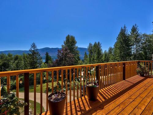 2943 Hopwood Road, North Shuswap, BC 