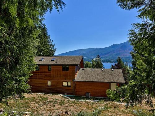 2943 Hopwood Road, North Shuswap, BC 