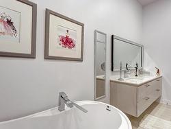 Ensuite bathroom - 