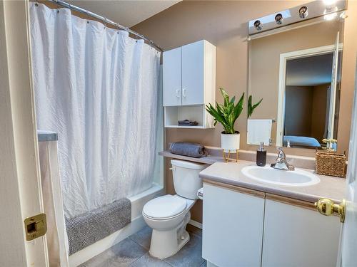 302-315 Hecate St, Nanaimo, BC - Indoor Photo Showing Bathroom