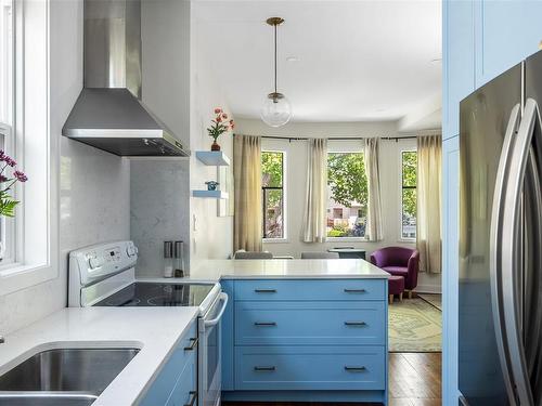 422 Powell St, Victoria, BC - Indoor Photo Showing Kitchen