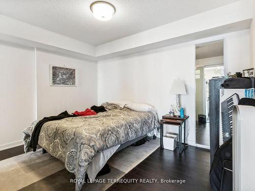 1423-38 Joe Shuster Way, Toronto, ON - Indoor Photo Showing Bedroom