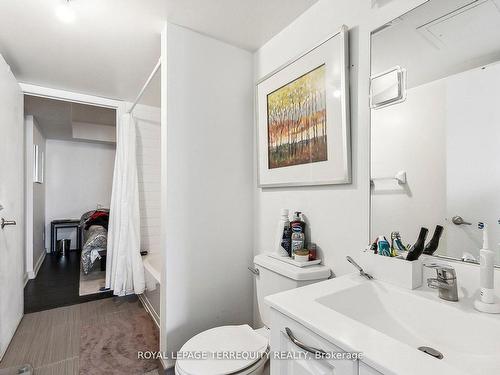 1423-38 Joe Shuster Way, Toronto, ON - Indoor Photo Showing Bathroom