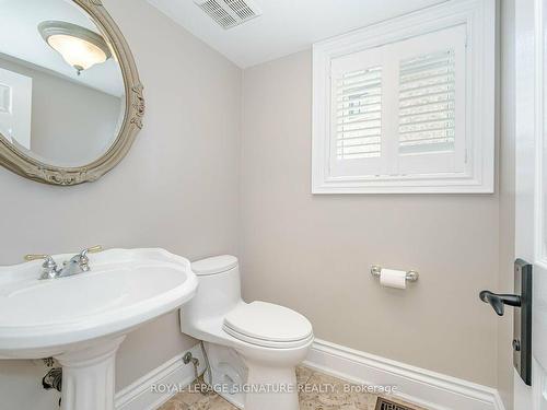 30 Stone St, Halton Hills, ON - Indoor Photo Showing Bathroom