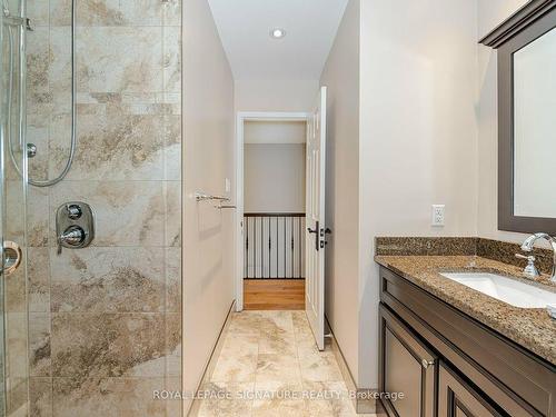 30 Stone St, Halton Hills, ON - Indoor Photo Showing Bathroom