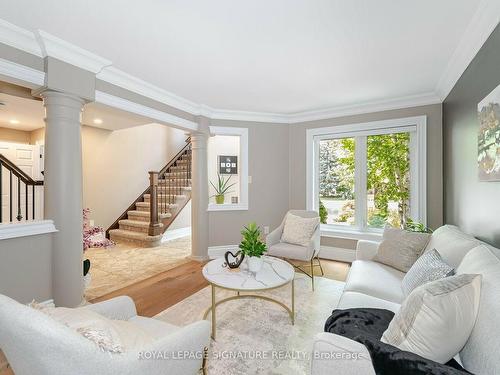 30 Stone St, Halton Hills, ON - Indoor Photo Showing Living Room