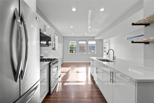 4077 28 Street, Vernon, BC - Indoor Photo Showing Kitchen With Double Sink With Upgraded Kitchen