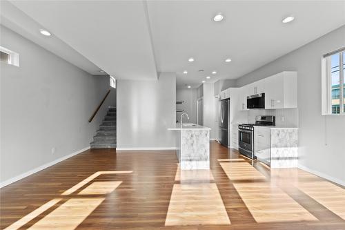 4077 28 Street, Vernon, BC - Indoor Photo Showing Kitchen