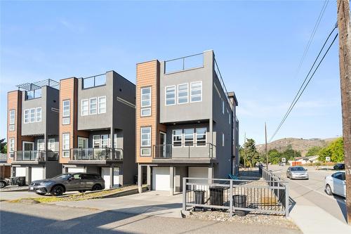 4077 28 Street, Vernon, BC - Outdoor With Balcony