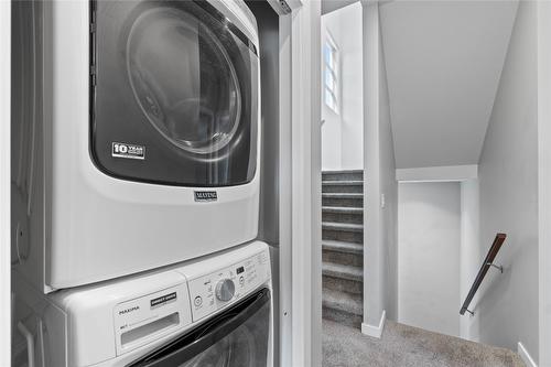 4077 28 Street, Vernon, BC - Indoor Photo Showing Laundry Room