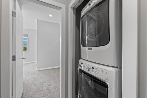 4077 28 Street, Vernon, BC - Indoor Photo Showing Laundry Room