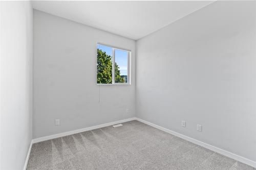 4077 28 Street, Vernon, BC - Indoor Photo Showing Other Room