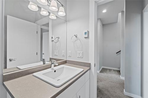 4077 28 Street, Vernon, BC - Indoor Photo Showing Bathroom