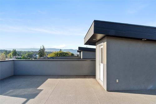 4077 28 Street, Vernon, BC - Outdoor With Balcony