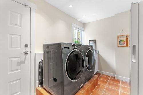 2356 Gammon Road, Naramata, BC - Indoor Photo Showing Laundry Room