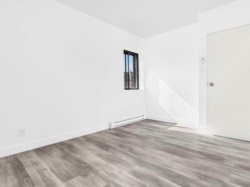 Master bedroom - 305-4455 Rue St-Urbain, Montréal (Le Plateau-Mont-Royal), QC - Indoor Photo Showing Other Room