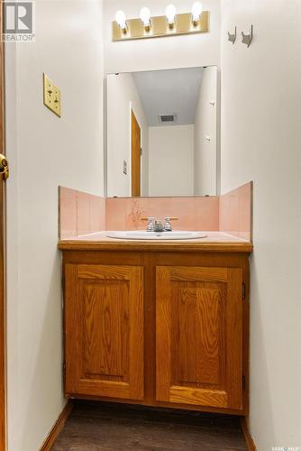 5114 10Th Avenue, Regina, SK - Indoor Photo Showing Bathroom