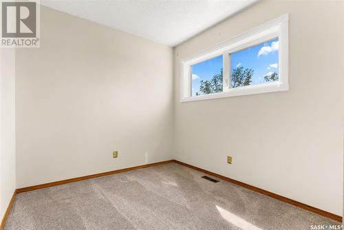 5114 10Th Avenue, Regina, SK - Indoor Photo Showing Other Room