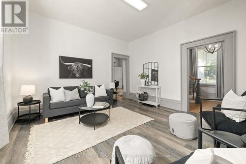 41 Bond St Street W, Kawartha Lakes (Lindsay), ON - Indoor Photo Showing Living Room