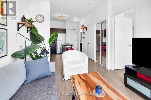 2708 - 1410 Dupont Street, Toronto (Dovercourt-Wallace Emerson-Junction), ON - Indoor Photo Showing Living Room