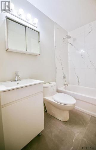 920 Suzanne St, Timmins, ON - Indoor Photo Showing Bathroom