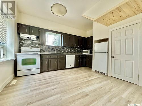 24 Agricultural Avenue, Yorkton, SK - Indoor Photo Showing Kitchen