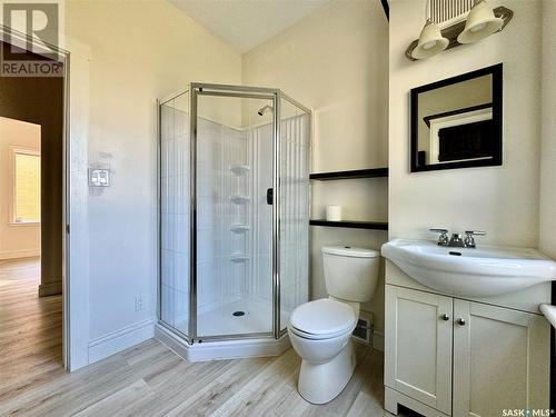 24 Agricultural Avenue, Yorkton, SK - Indoor Photo Showing Bathroom