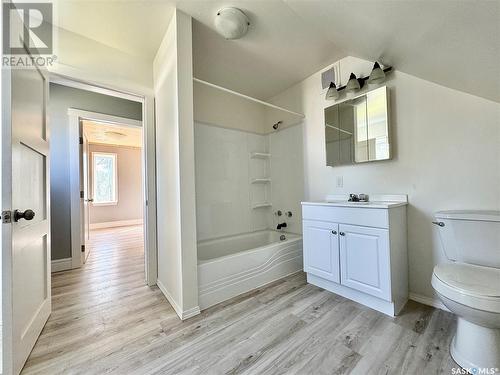 24 Agricultural Avenue, Yorkton, SK - Indoor Photo Showing Bathroom