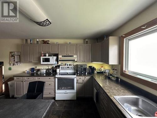 34 Rue Des Pins, Dubreuilville, ON - Indoor Photo Showing Kitchen