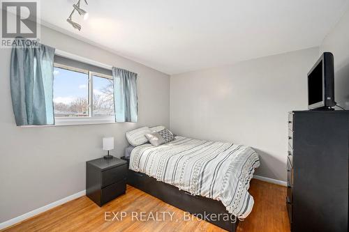 837 Osgoode Drive, London, ON - Indoor Photo Showing Bedroom