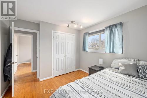 837 Osgoode Drive, London, ON - Indoor Photo Showing Bedroom