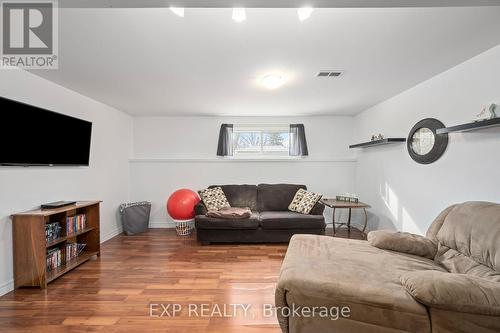 837 Osgoode Drive, London, ON - Indoor Photo Showing Living Room