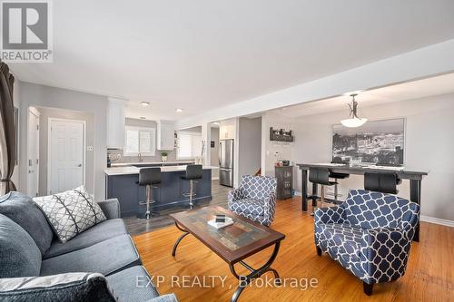 837 Osgoode Drive, London, ON - Indoor Photo Showing Living Room