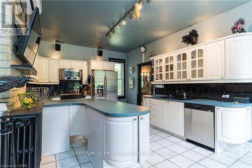 11943 Graham Road, West Elgin (West Lorne), ON - Indoor Photo Showing Kitchen