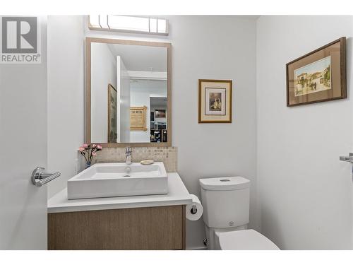 1588 Ellis Street Unit# 909, Kelowna, BC - Indoor Photo Showing Bathroom